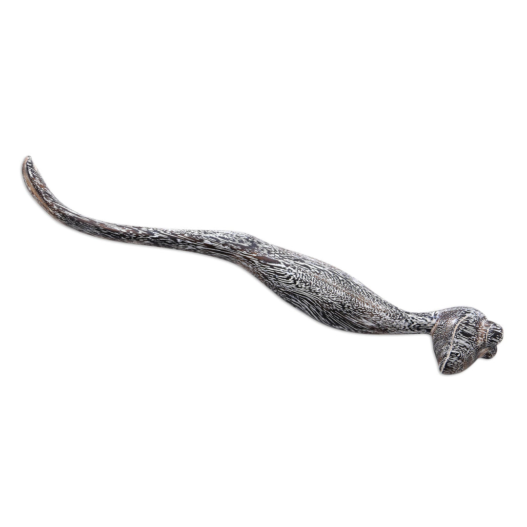 Whitewashed Suar Wood Gecko Back Scratcher from Bali - Whitewashed Gecko Helper