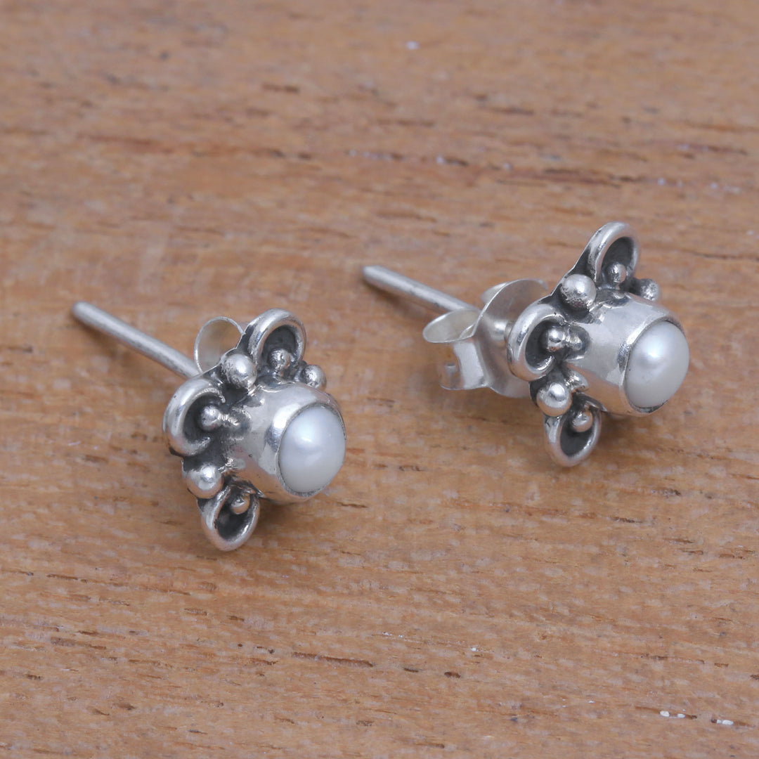 Loop Motif Cultured Pearl Stud Earrings from Bali - Cute Glow