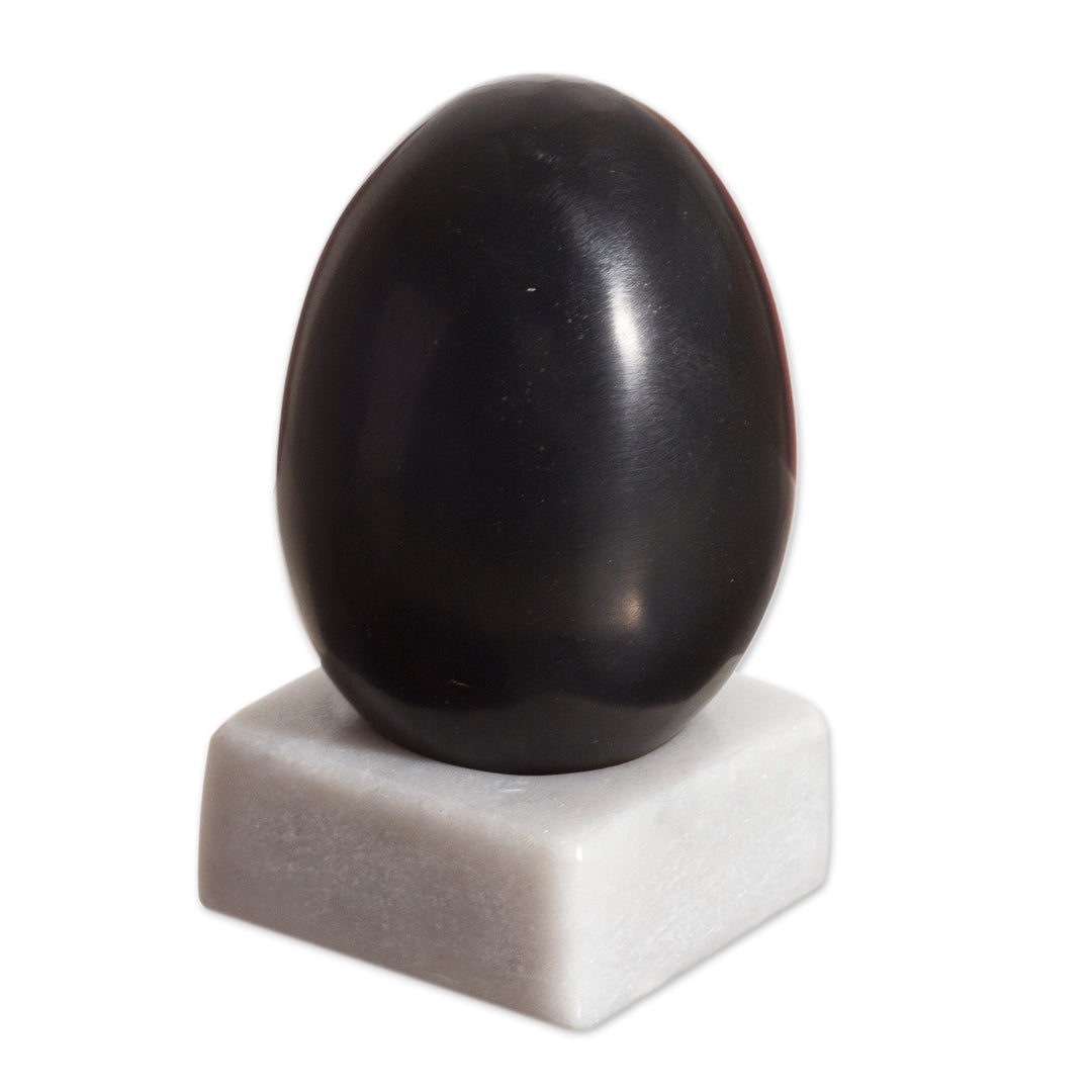Egg-Shaped Onyx Gemstone Figurine from Peru - Cute Egg