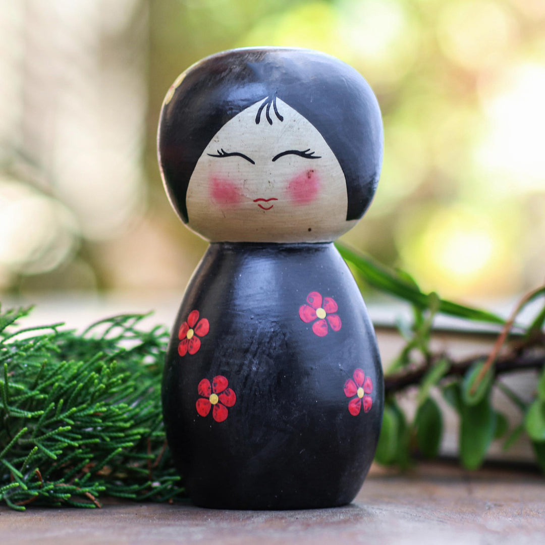 Small Albesia Wood Statuette in Black - Shy Lady in Black