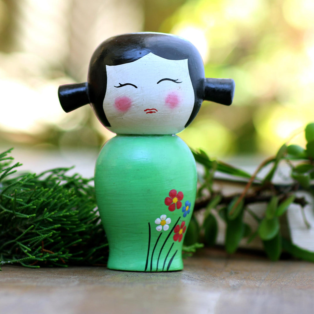 Small Albesia Wood Statuette in Green - Shy Lady in Green