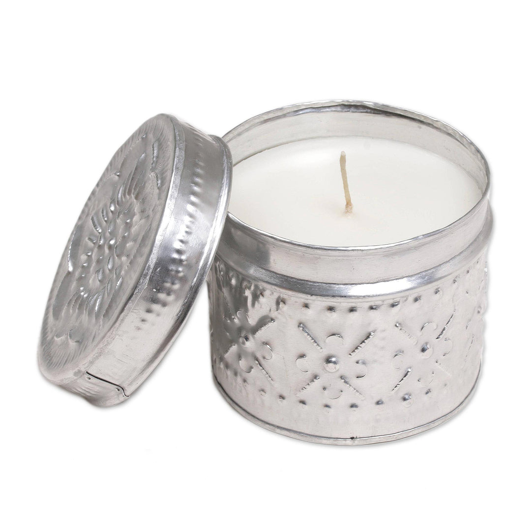 Eco-Friendly Beeswax Floral-Themed Candle - Soft Light