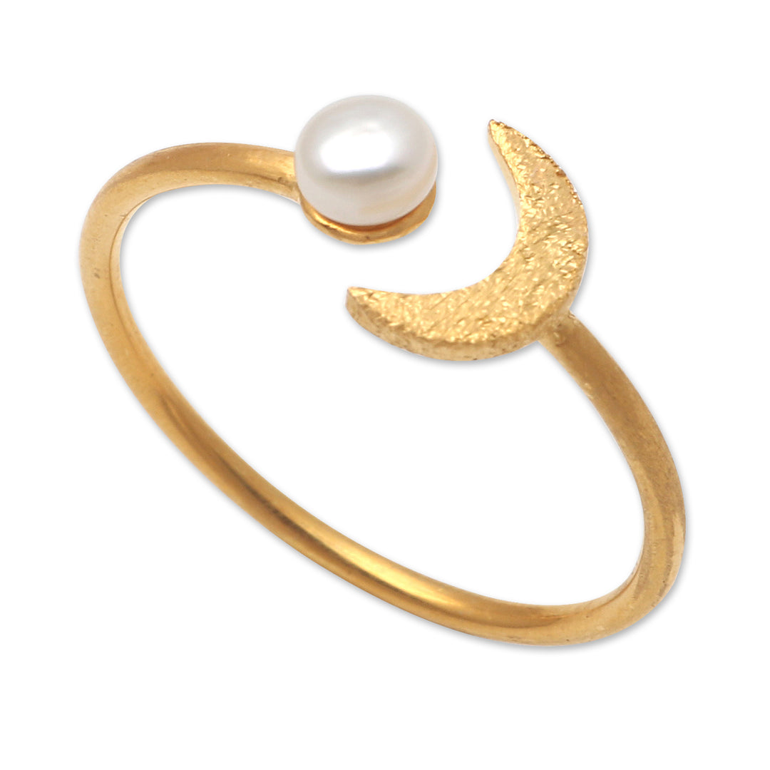 By the Moon in Gold