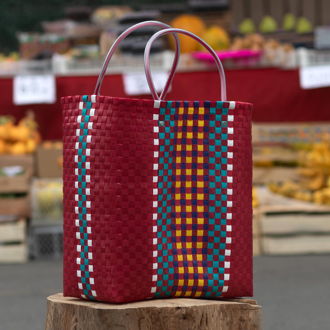 Sunday Market in Claret