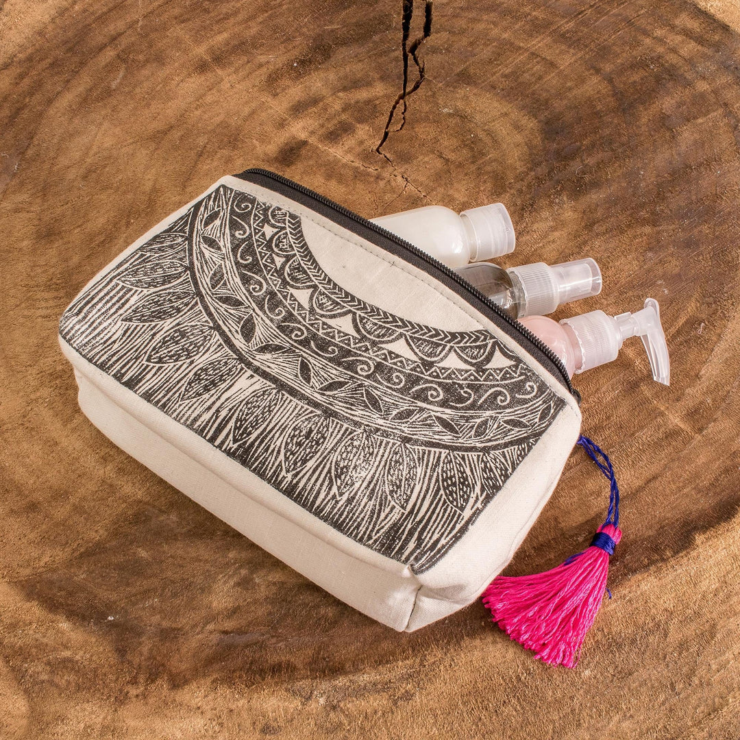 Relief Print Cosmetic Bag - Patzun