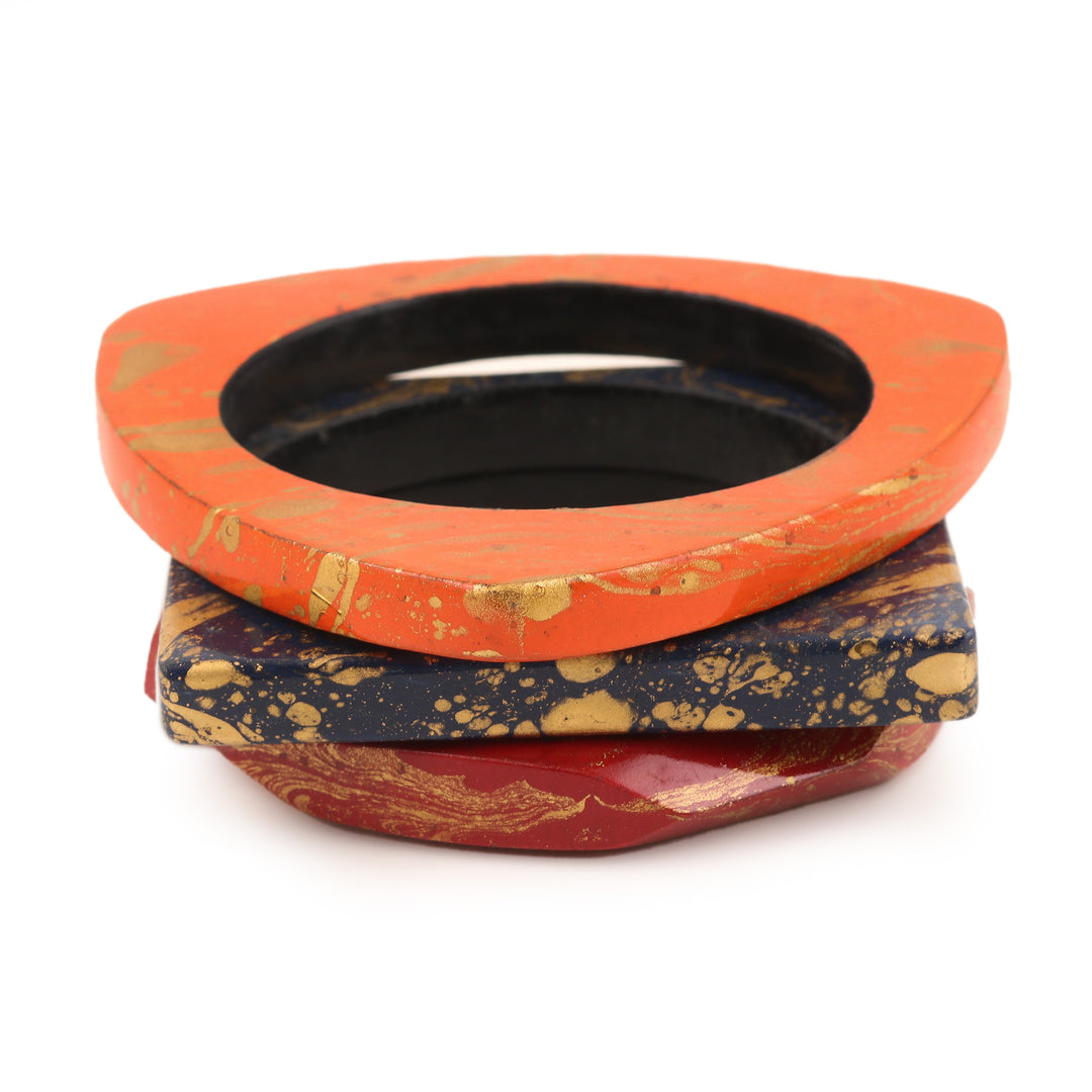 Set of 3 Mango Wood Bangle Bracelets in Vibrant Tones - Stylish Geometry
