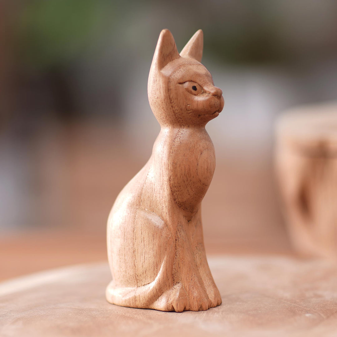 木彫りのネコ 置物 在銘 オブジェ / Wooden carved cat Brown Cat Sculpture Hand-Carved from Jempinis Wood in Bali