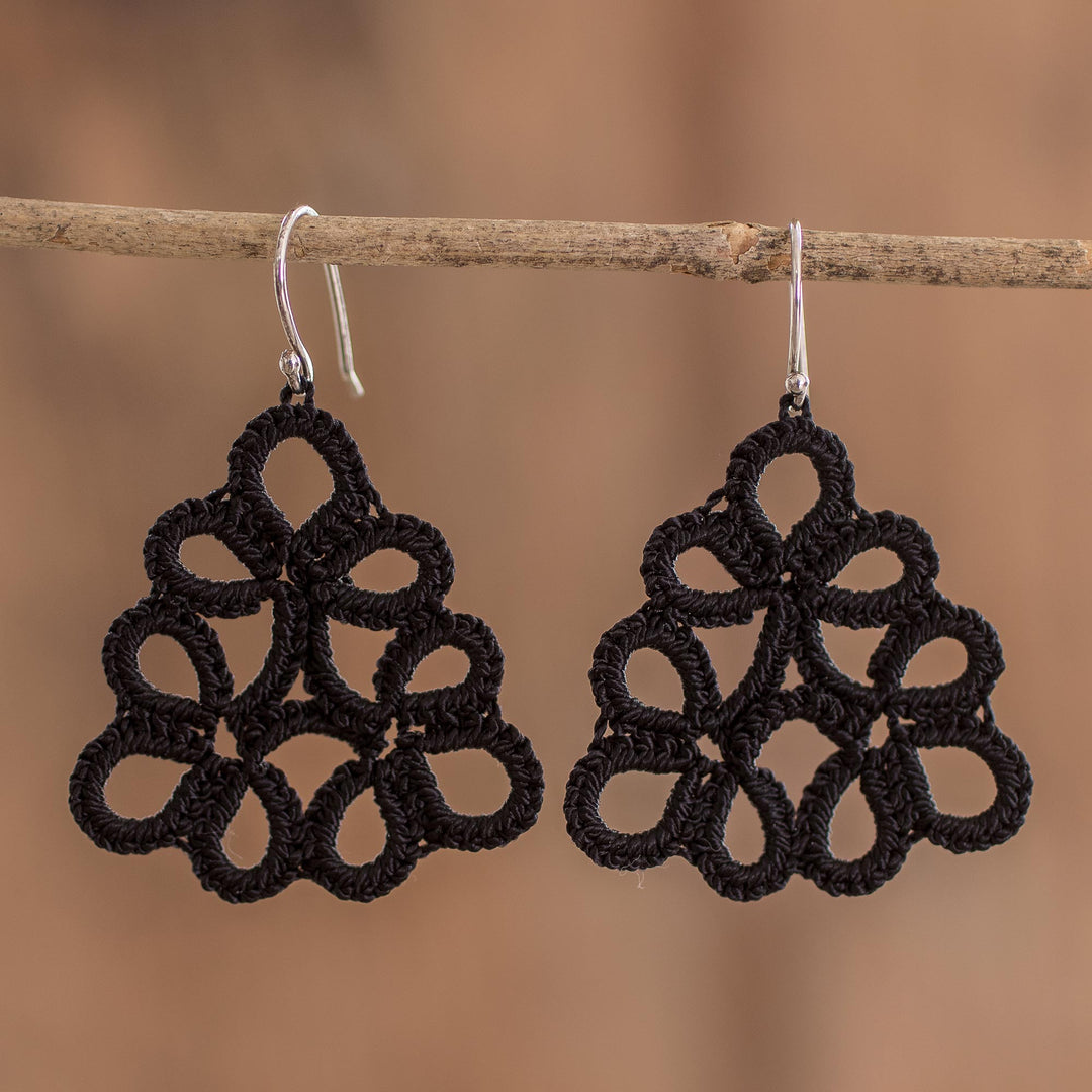 Petal Essence in Black
