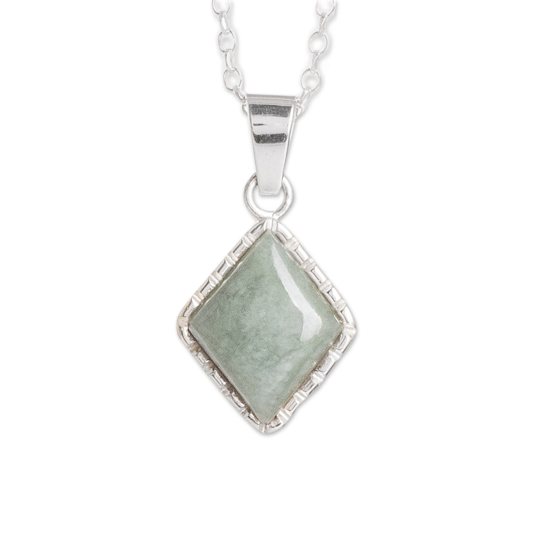 925 Silver Necklace with Rhombus-Shaped Green Jade Pendant - Rhombus in Green