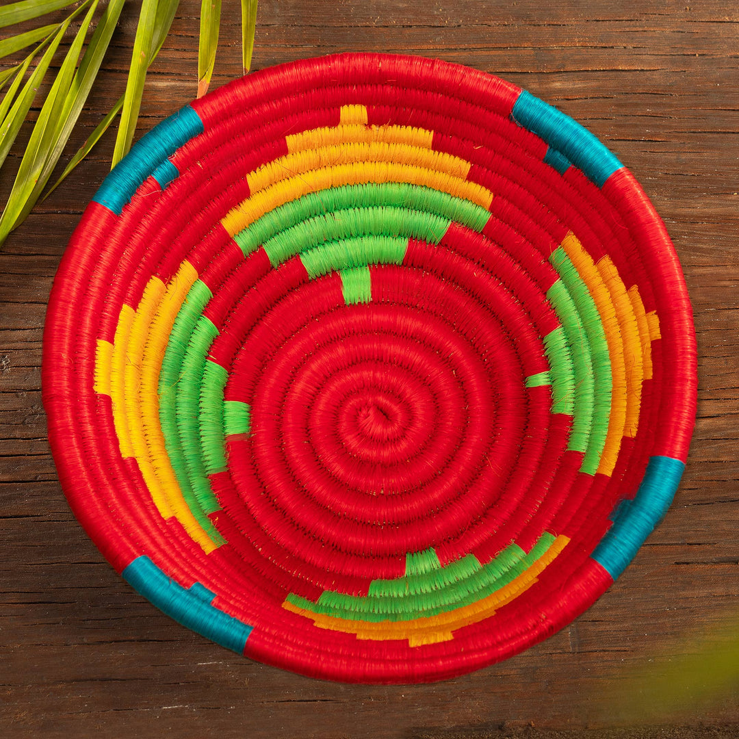 Red Natural Fiber Decorative Bowl with Geometric Motifs - Guacamayas Summer