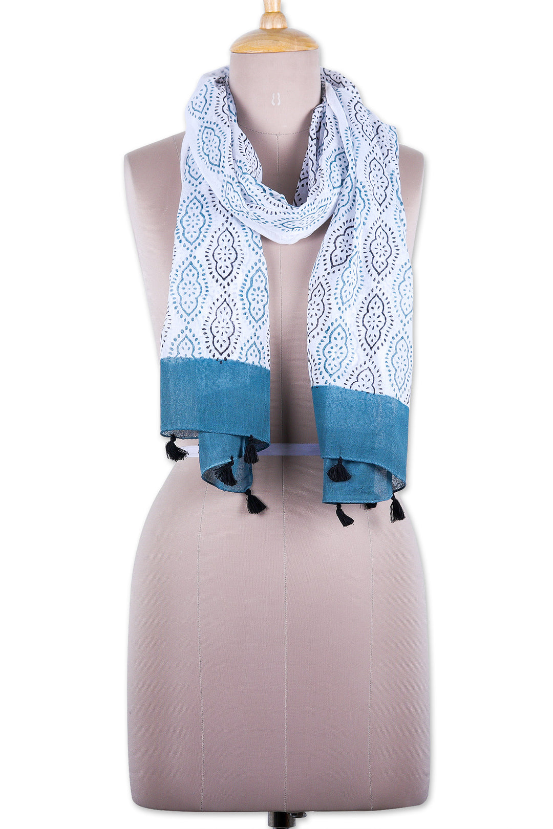 Block-Printed Balsam and White Cotton Scarf with Tassels - Balsam Essence