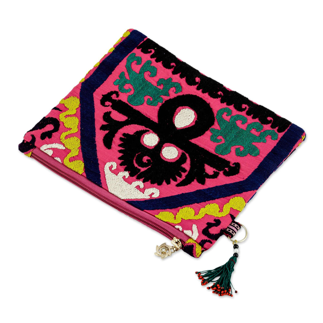 Upcycled Travel Bag with Hand-Embroidered Uzbek Motifs - Chic Traditions