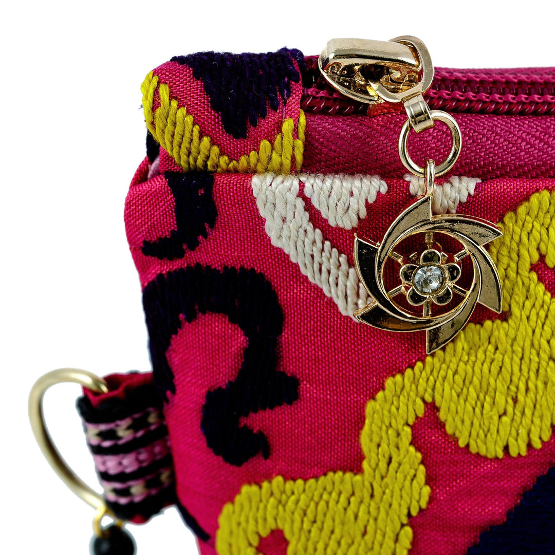 Upcycled Travel Bag with Hand-Embroidered Uzbek Motifs - Chic Traditions