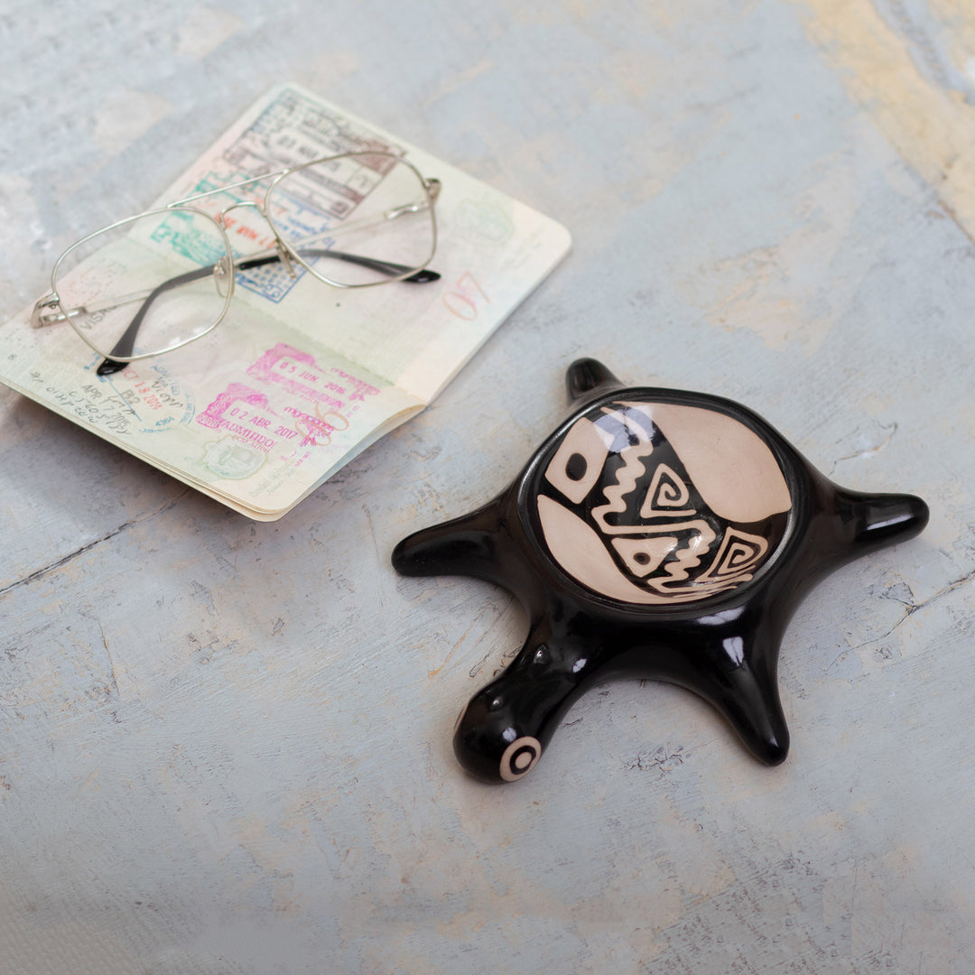Handcrafted Black and Beige Ceramic Vicus Turtle Catchall - Vicús Turtle