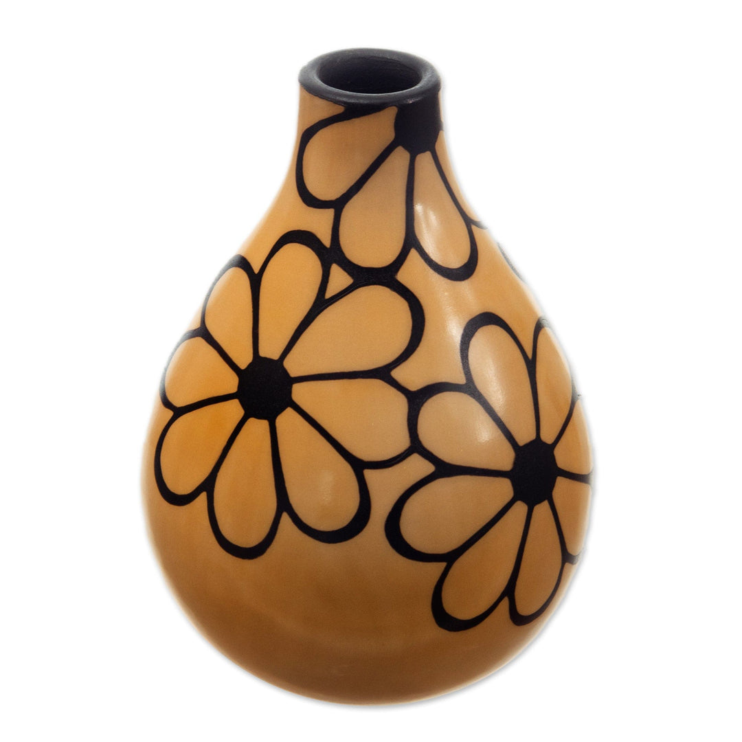 Chulucanas Decorative Vase - Honey with Burnt Flowers