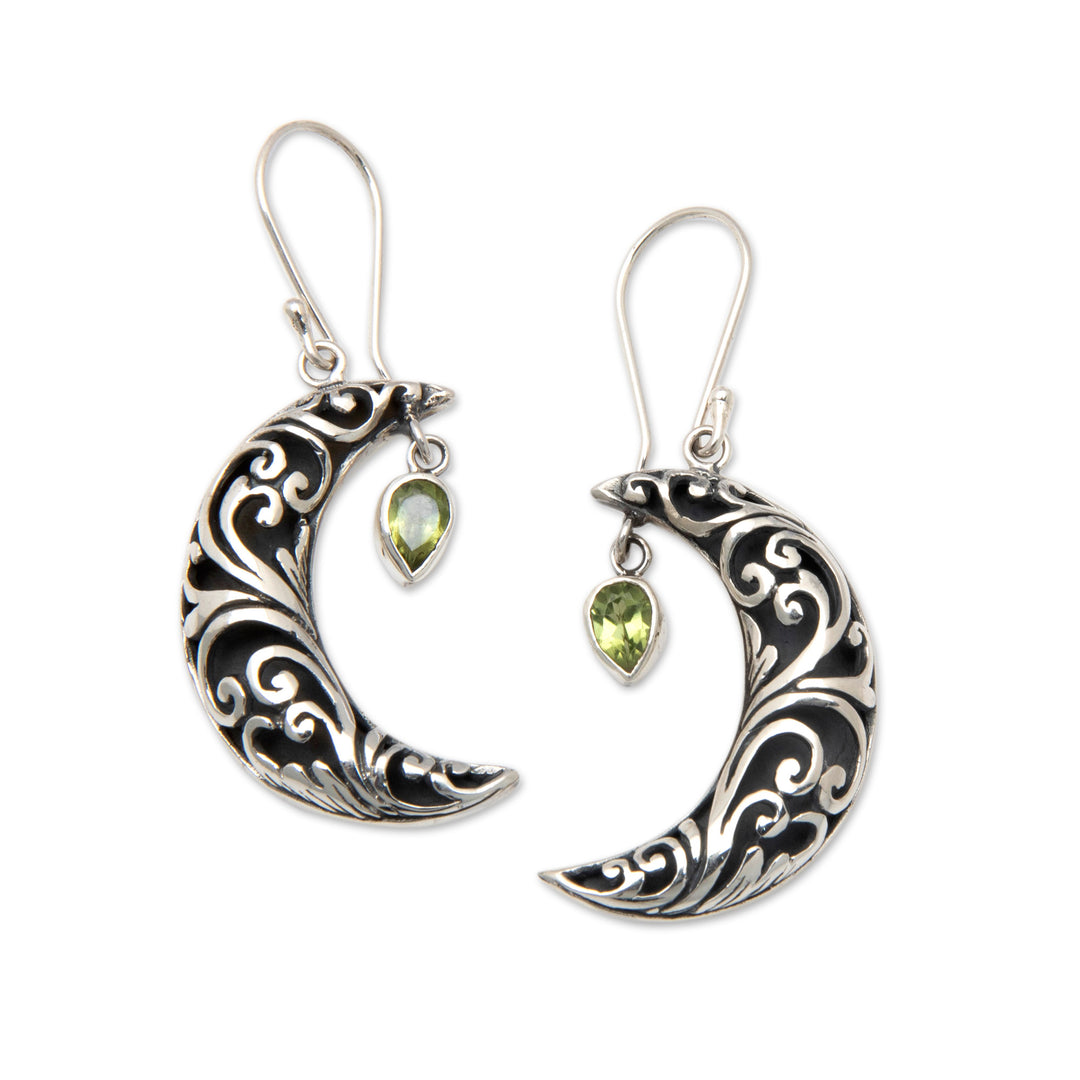 Moon-Shaped Leafy Dangle Earrings with Peridot Jewels - Fortune Night