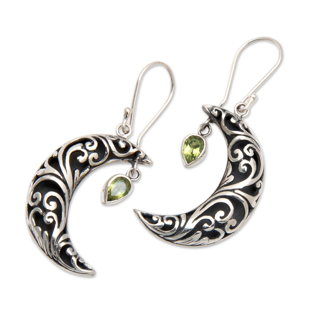 Moon-Shaped Leafy Dangle Earrings with Peridot Jewels - Fortune Night