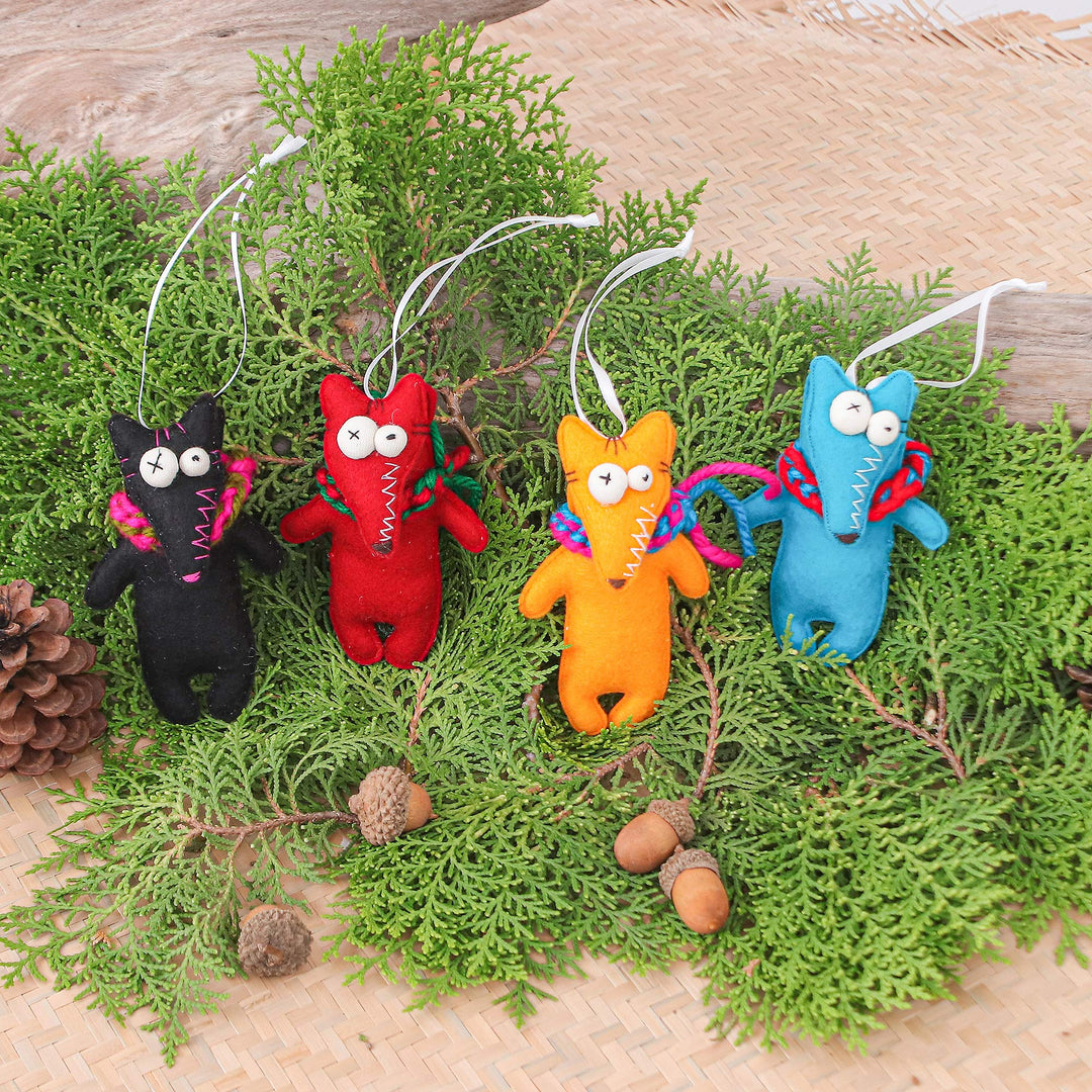 Set of 4 Handcrafted Fox Felt Ornaments in Diverse Hues - Colors & Foxes
