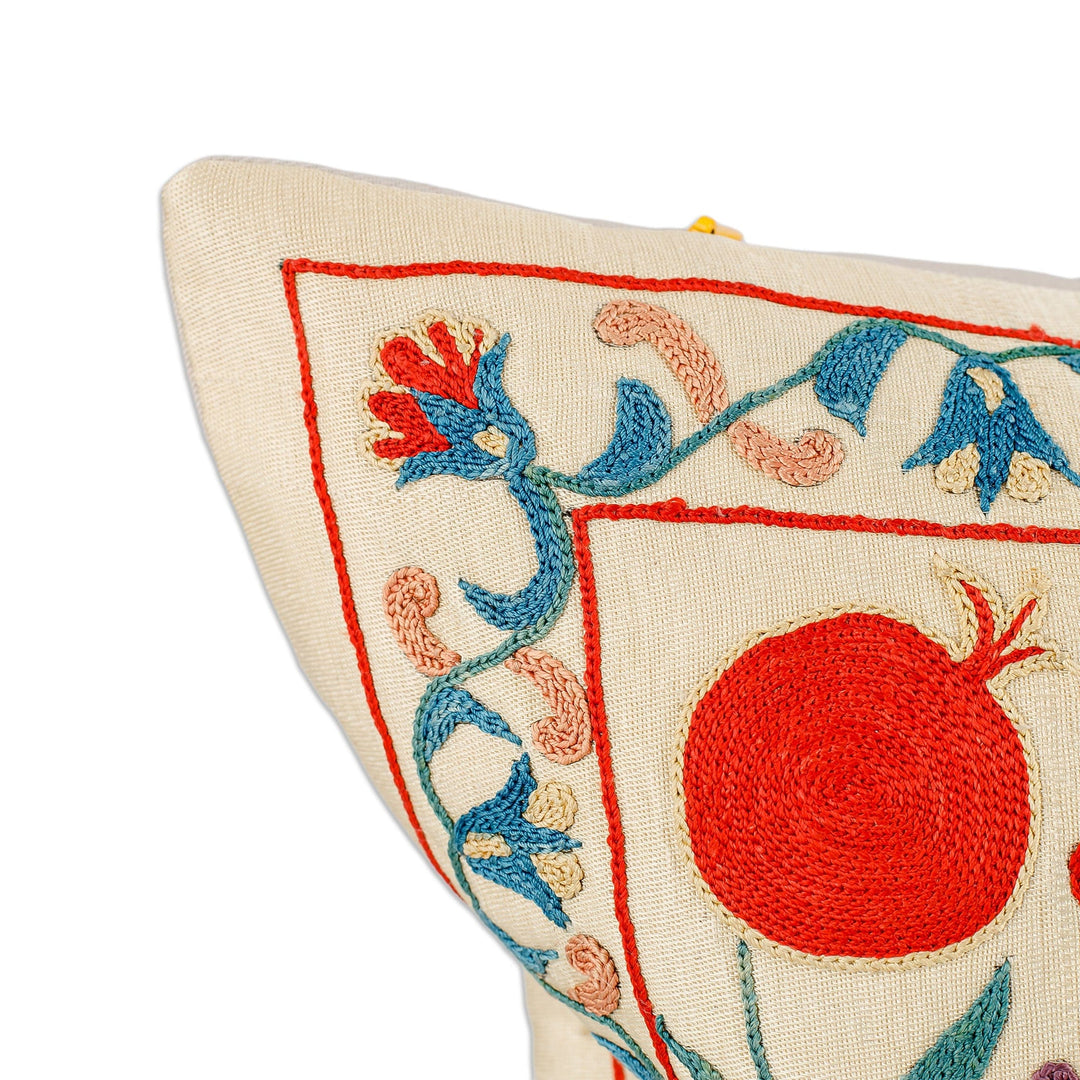Pomegranate-Themed Beige Silk and Cotton Cushion Cover - Beige Auguries