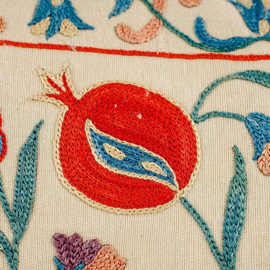 Pomegranate-Themed Beige Silk and Cotton Cushion Cover - Beige Auguries