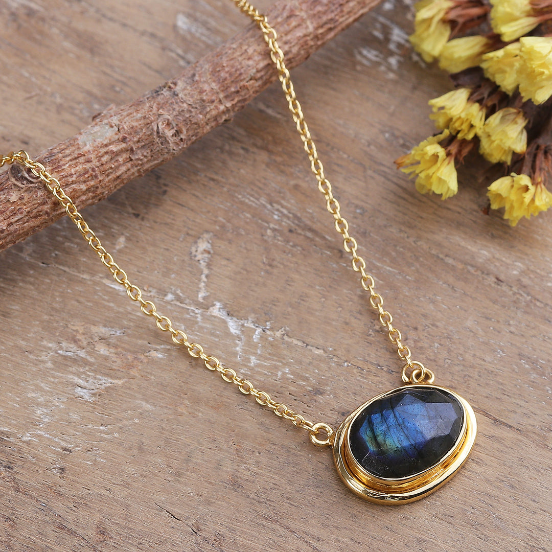 18k Gold-Plated Natural Labradorite Pendant Necklace - Nocturnal Dazzle