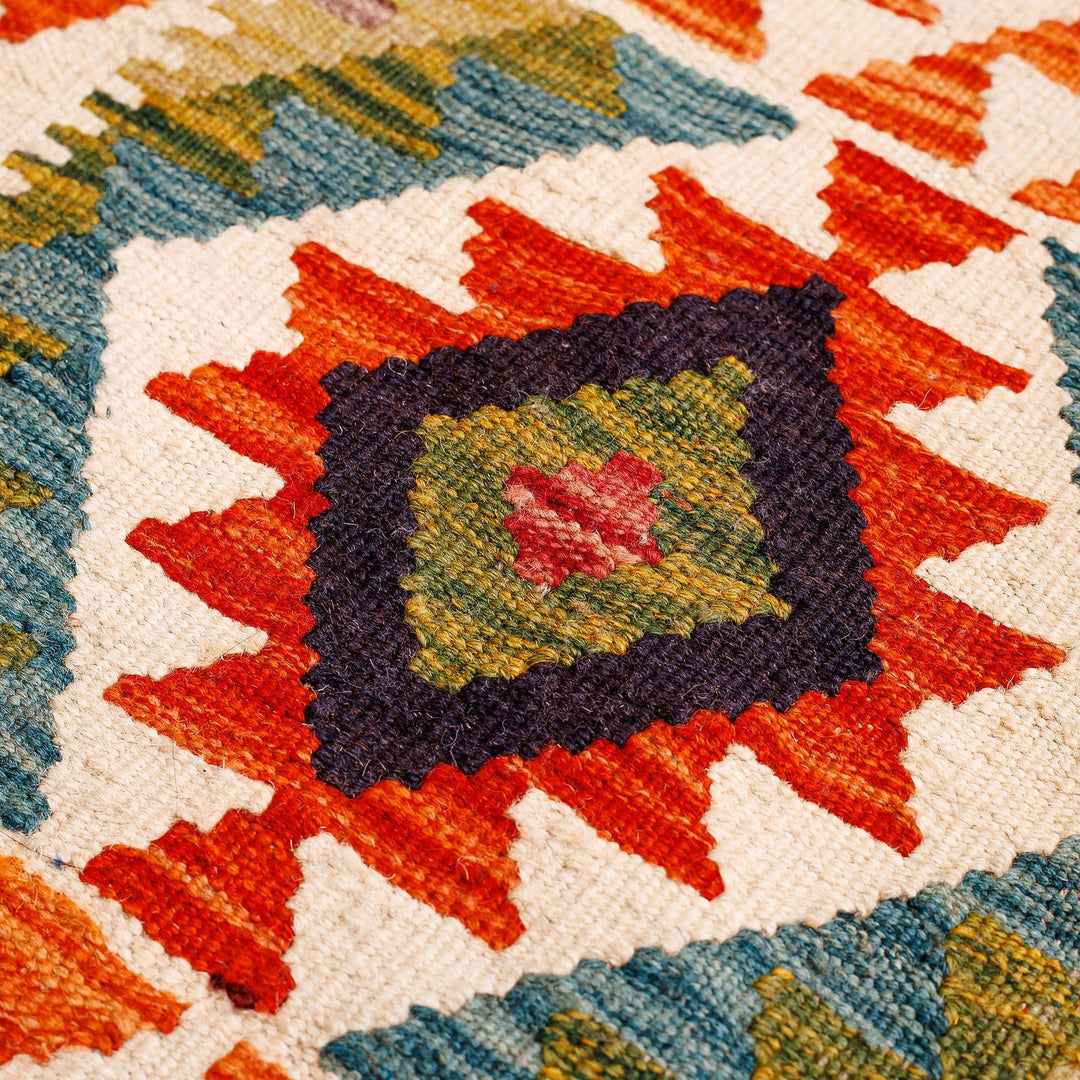 Hand-Knotted Wool Area Rug with Geometric Motifs (1.5x1.5) - Contemporary Geometry