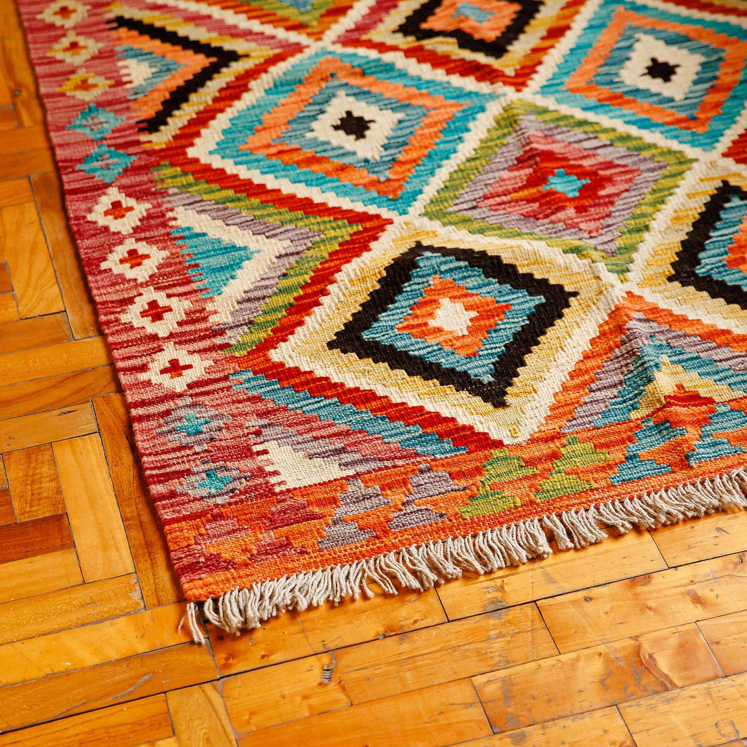 Hand-Knotted Wool Area Rug with Geometric Motifs (3x5) - Rhombus Spectacle