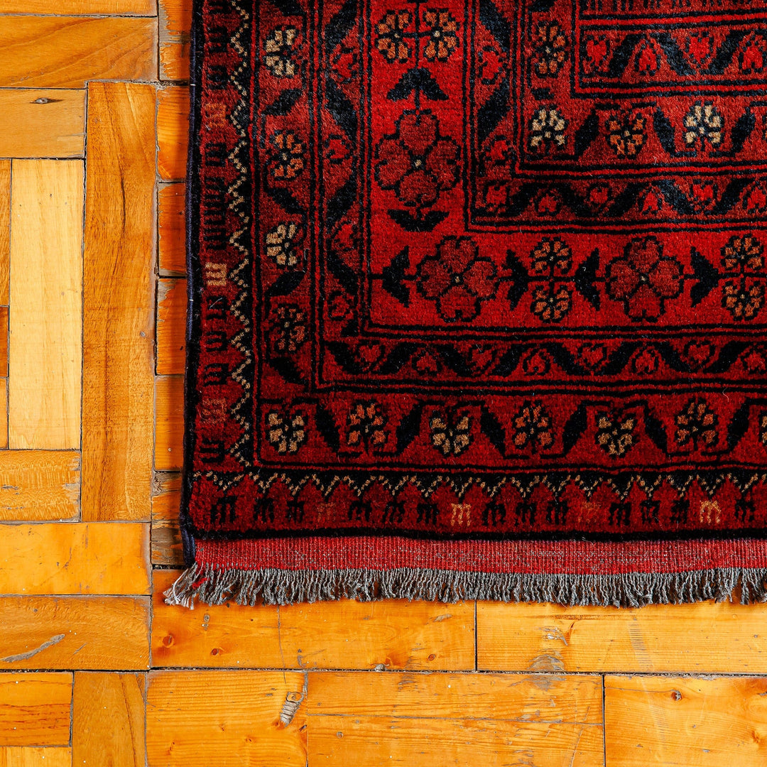 Hand-Knotted Wool Area Rug with Floral and Leaf Motifs (3x5) - Uzbek Heritage