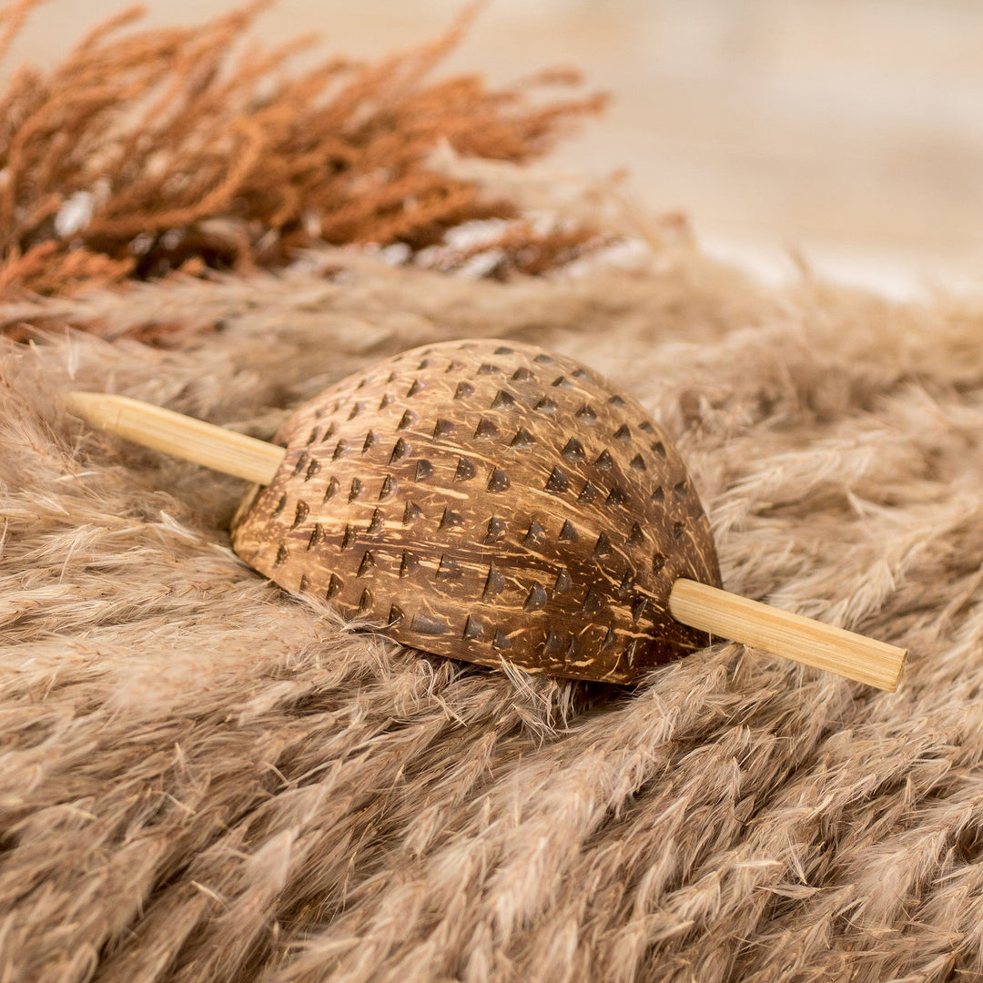Eco-Friendly Coconut Shell Hairpin with Coconut Palm Pin - Natural Beauty