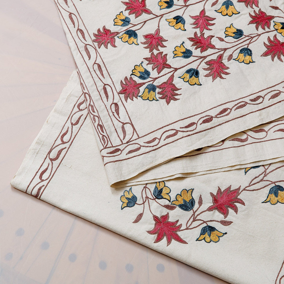 Embroidered Chrysanthemum-Themed Cotton Table Runner - Chrysanths