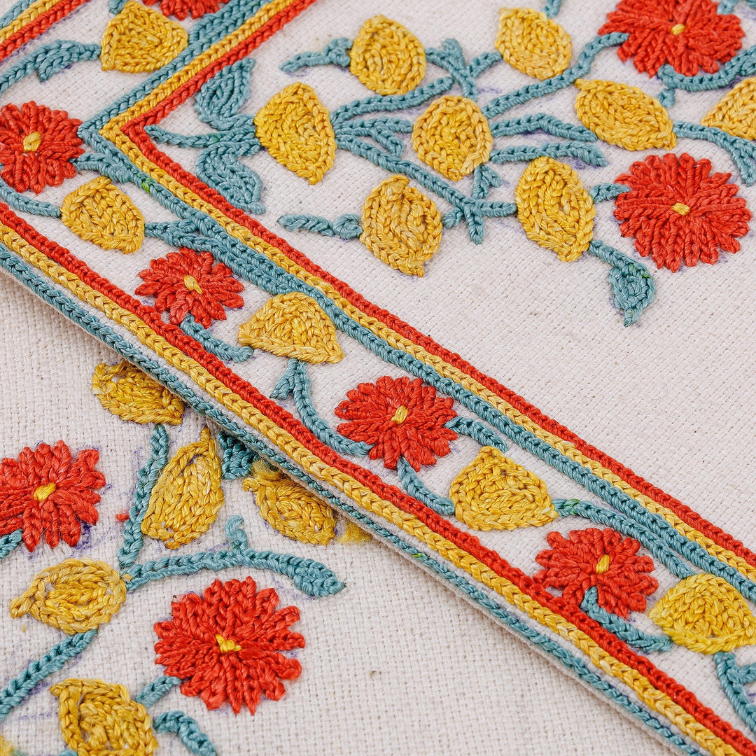 Set of 2 Embroidered Cotton Napkins with Floral Pattern - Spring of Happiness