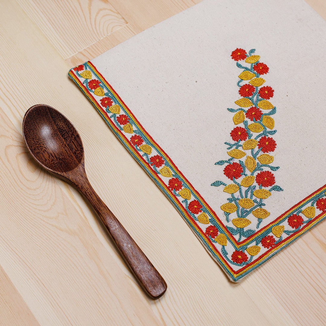 Set of 2 Embroidered Cotton Napkins with Floral Pattern - Spring of Happiness