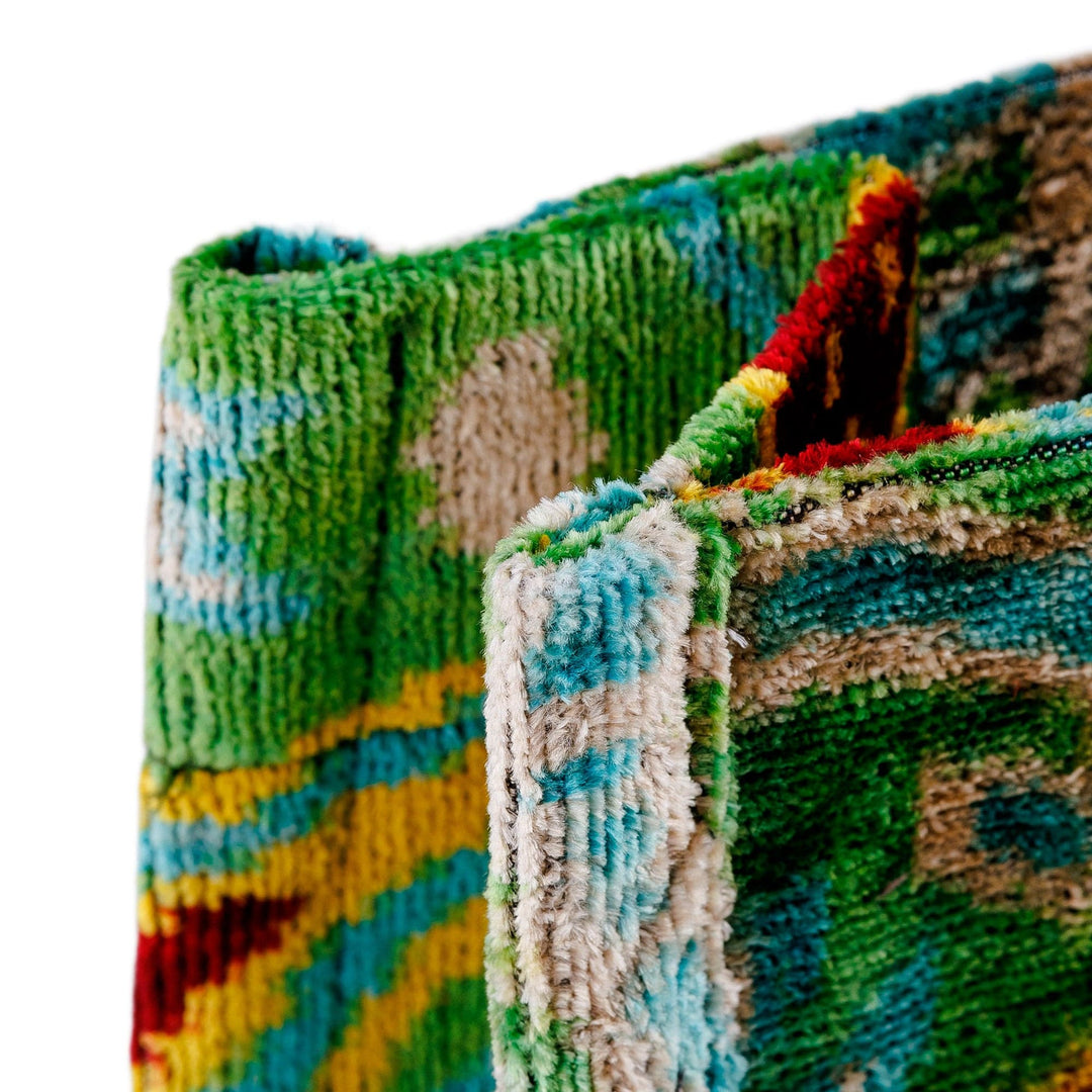 Pomegranate-Themed Green Silk Velvet Handle Bag - Green Adoration