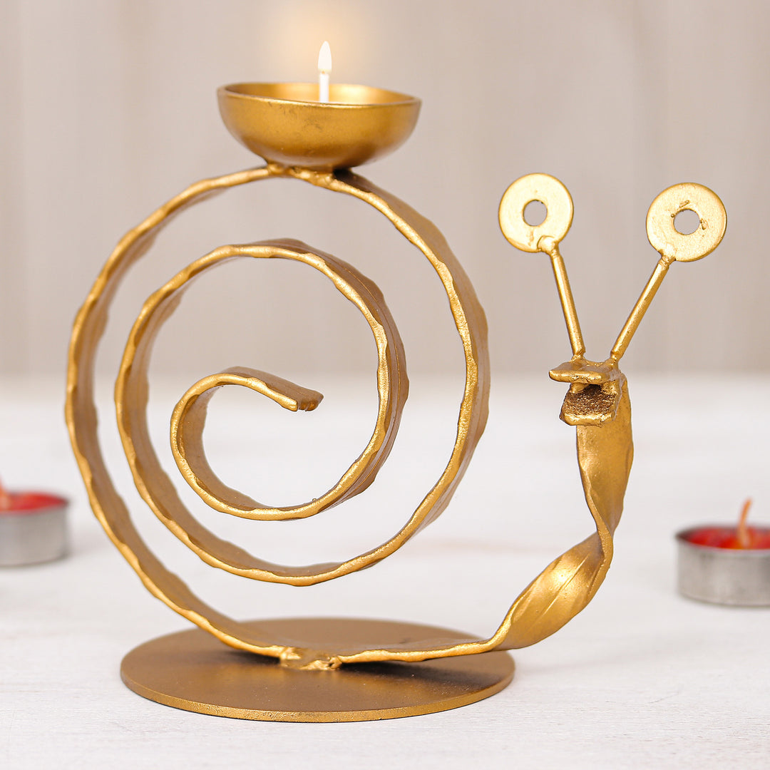 Happy Snail in Gold