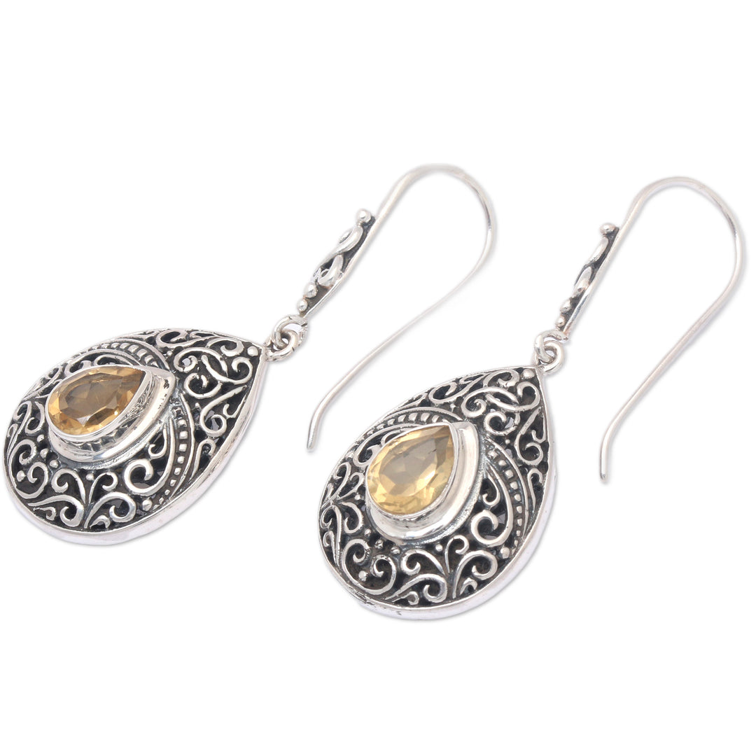 Traditional One-Carat Faceted Citrine Dangle Earrings - Regal Paradise in Yellow