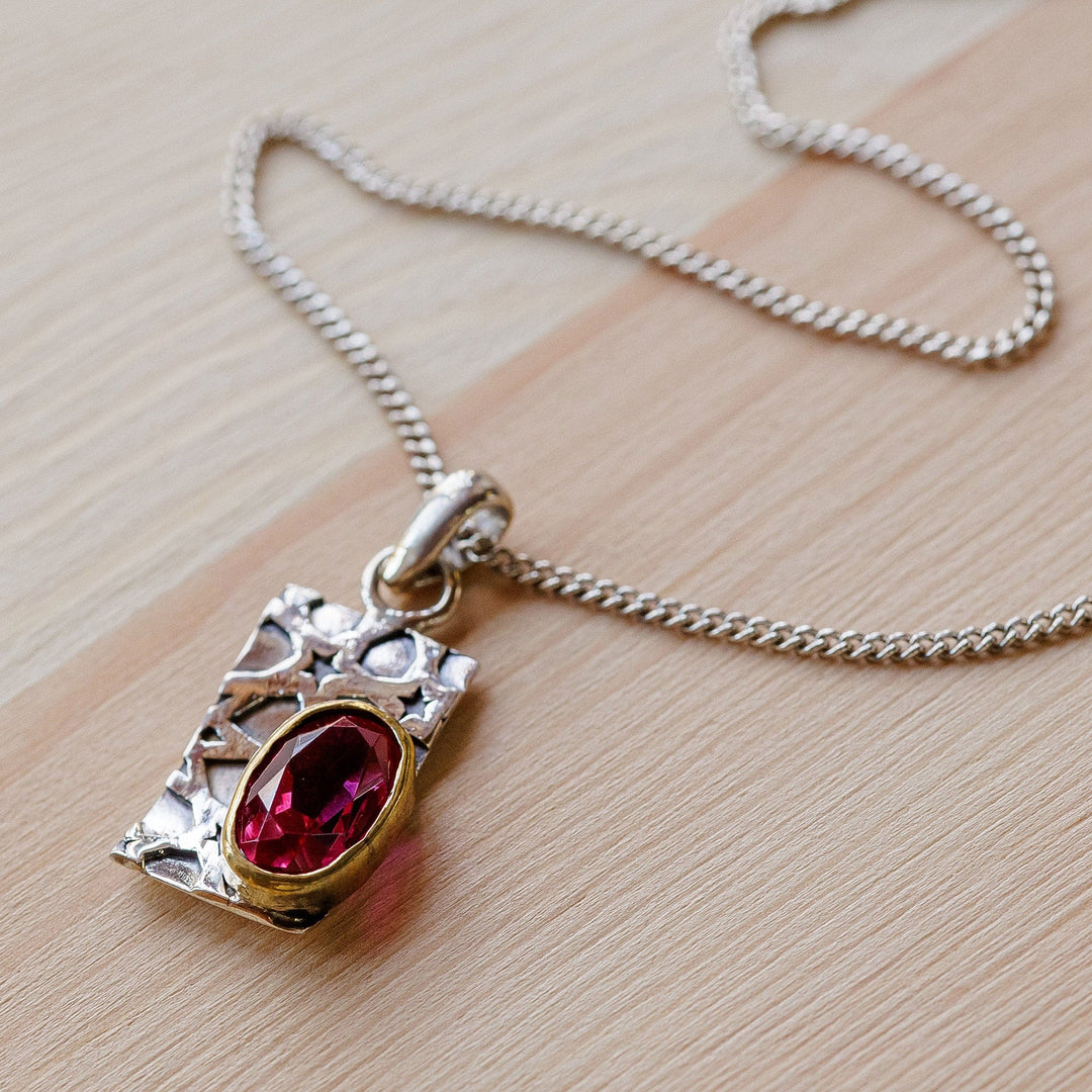 Star-Themed Geometric Almandine Garnet Pendant Necklace - Passionate Constellation
