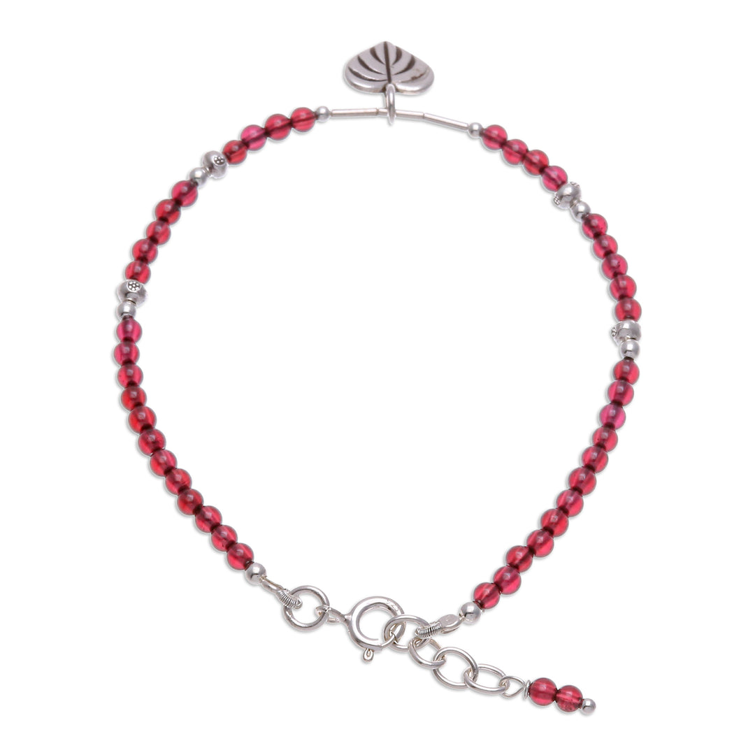 Leafy Hill Tribe Natural Garnet Beaded Pendant Bracelet - Passionate Foliage