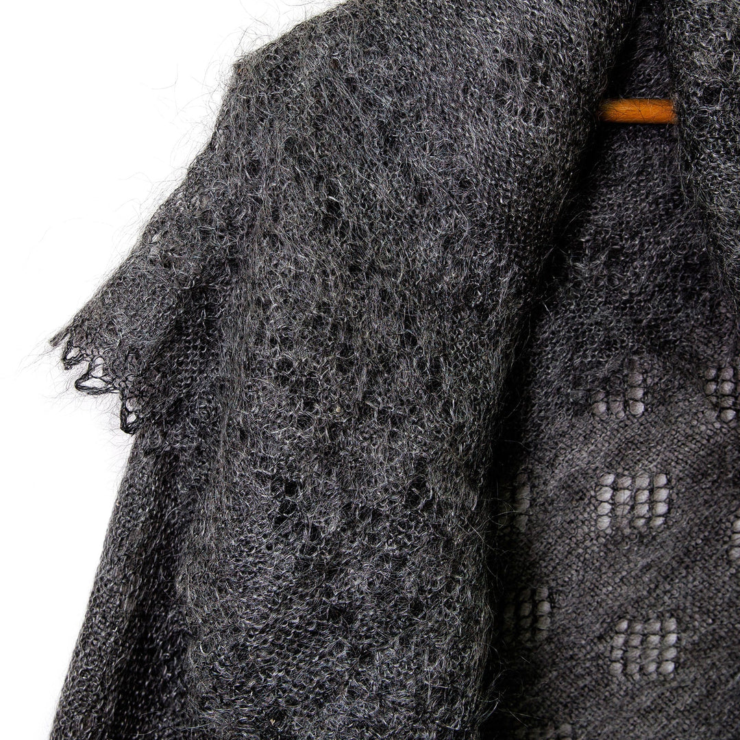 Handwoven Soft 100% Cashmere Wool Shawl in Dark Grey - Grey Genius