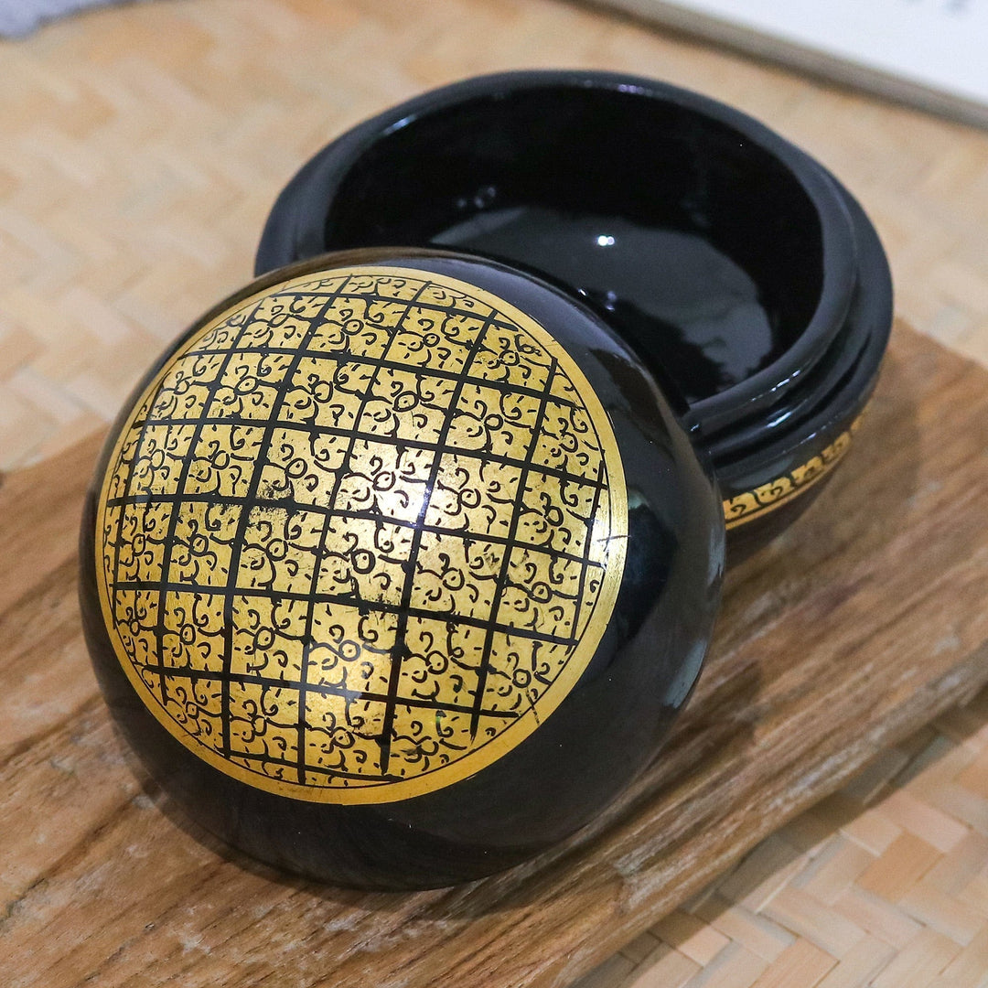 Lacquered Lanna Patterned Round Mango Wood Decorative Box - Thai Richness