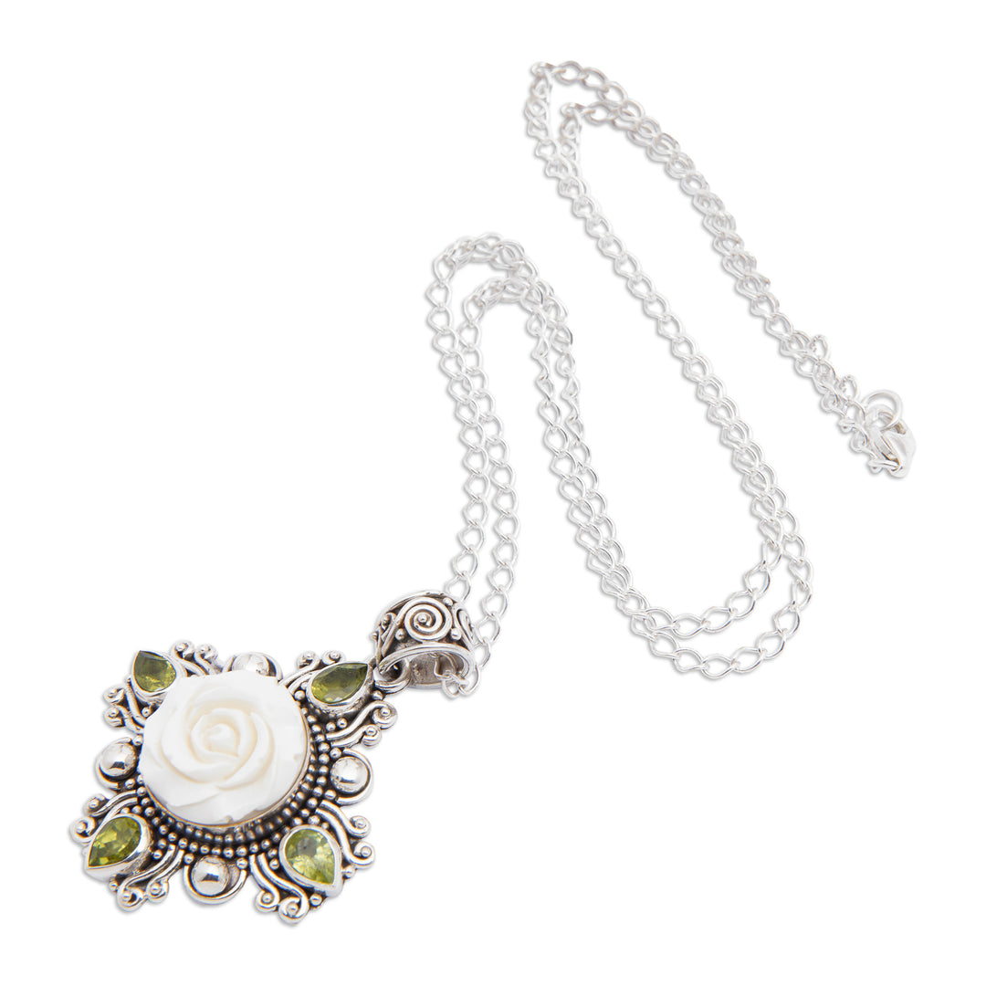 Nature-Themed Floral Faceted Peridot Pendant Necklace - Paradisial Spring