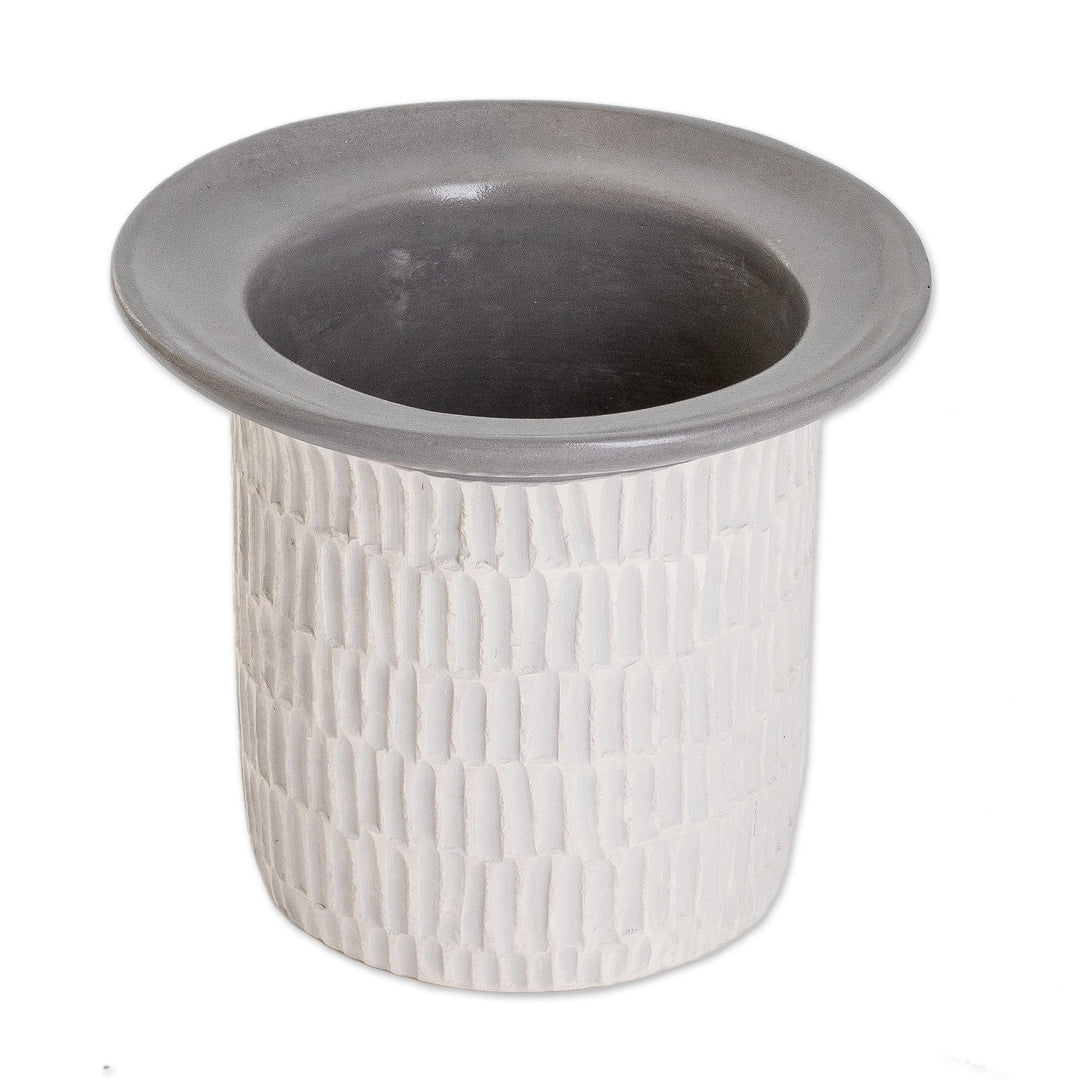 Handcrafted Modern Watertight Ceramic Vase from Guatemala - Chic Corner in Grey