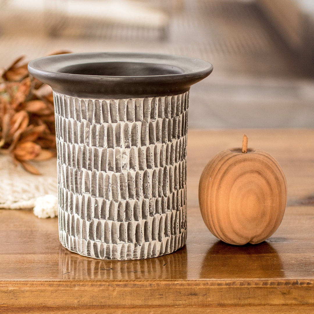 Guatemalan Handcrafted Textured Ivory and Black Ceramic Vase - Art and Elegance in Black