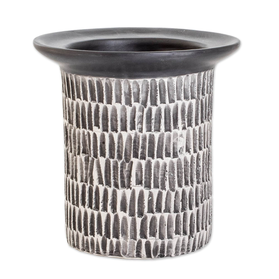 Guatemalan Handcrafted Textured Ivory and Black Ceramic Vase - Art and Elegance in Black