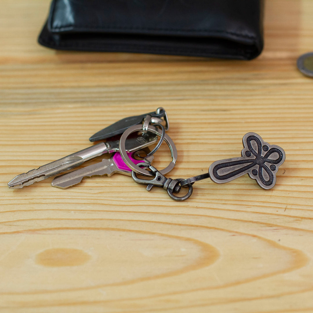 Antique-Finished Cross-Themed Zamac Metal Keychain - Noble Devotion