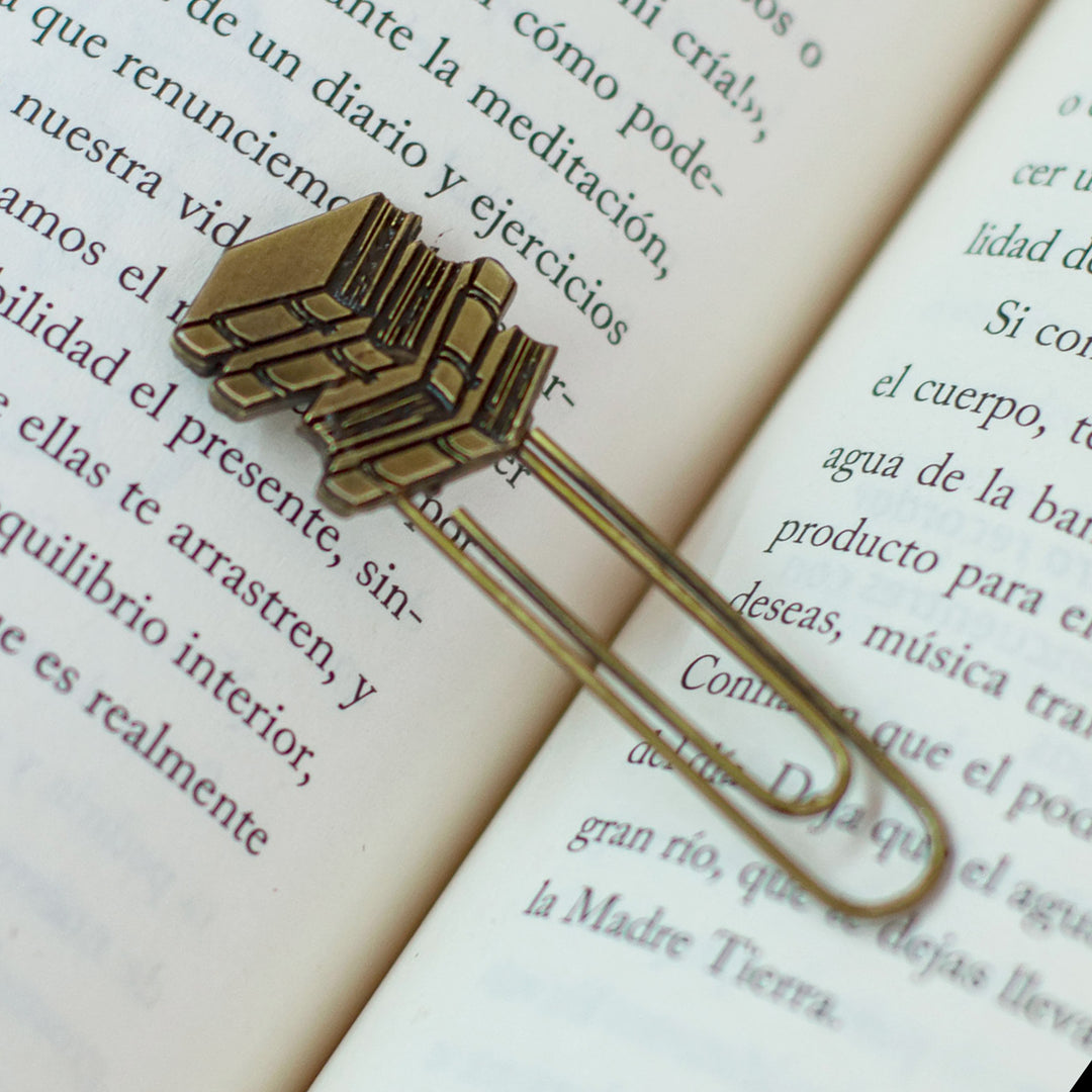 Book-Themed Antiqued Golden Zamac Metal Clip Bookmark - Regal Adventures & Pages