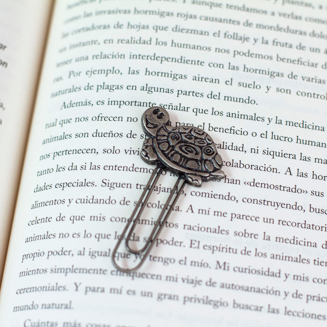 Antique-Finished Zamac Metal Turtle Clip Bookmark - Noble Carapace
