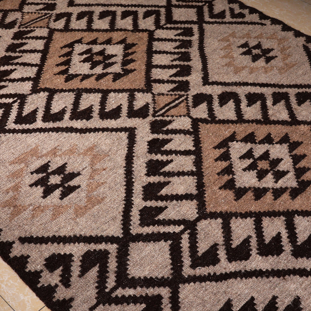 Classic Geometric Patterned 100% Wool Rug from Armenia (5x8) - Classic Memories