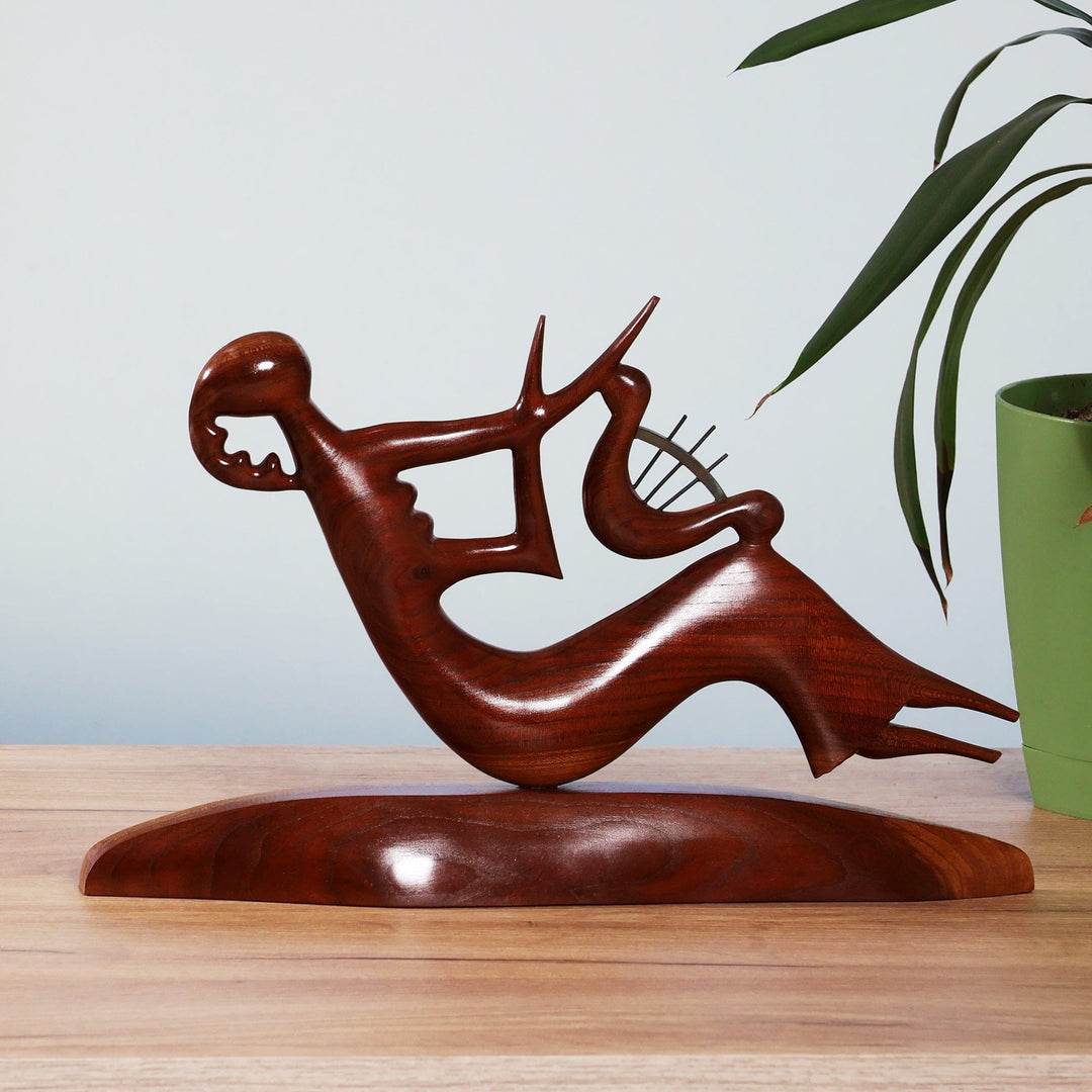 Harpist in Harmony