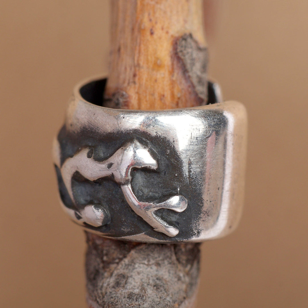 Folk Art Oxidized Sterling Silver Leopard-Themed Ear Cuff - Leopard Puissance