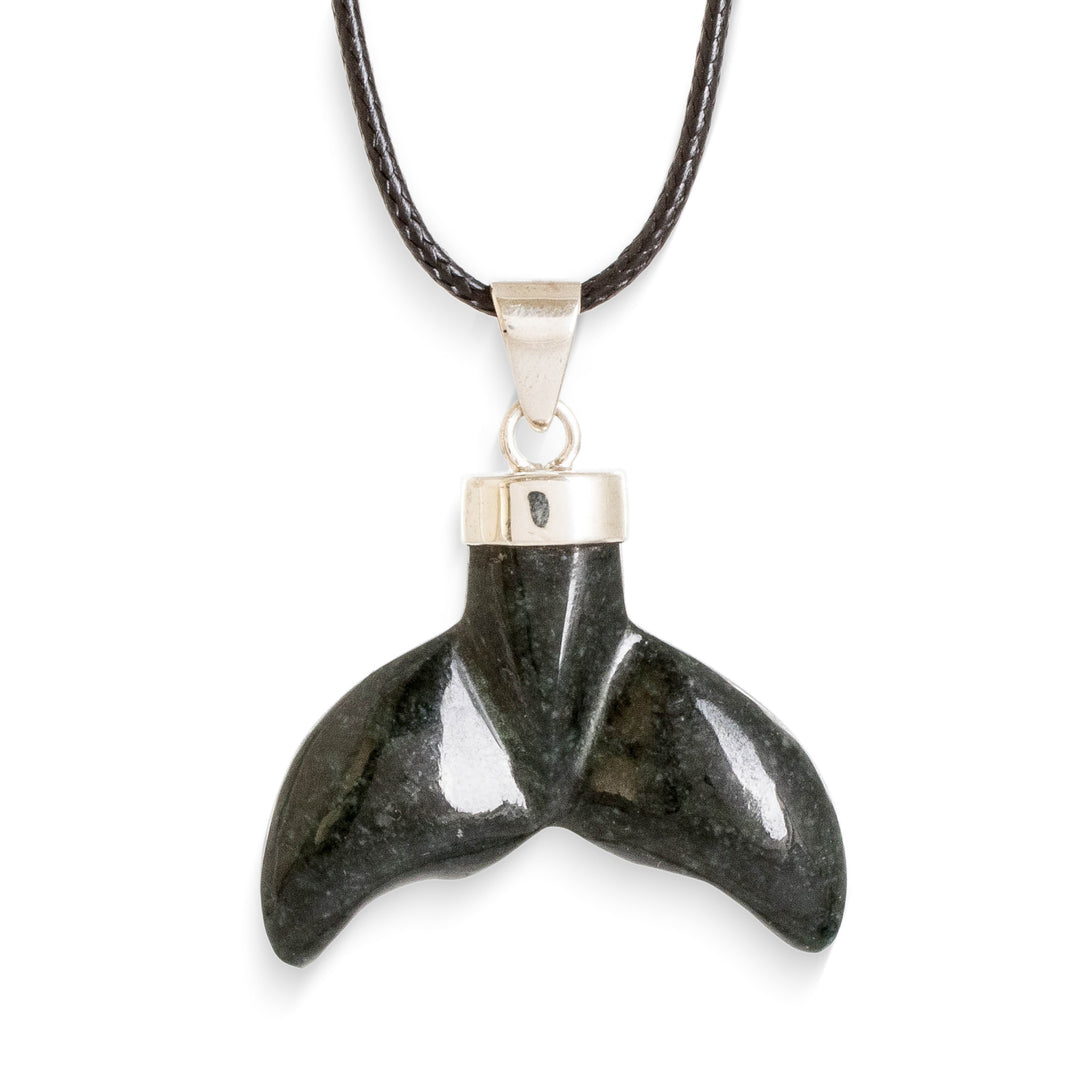 Artisan-Made Whale-Themed Dark Green Jade Pendant Necklace - Puissant Fins